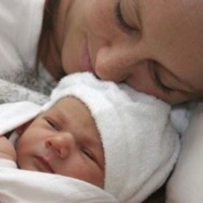 Partorire in casa? Per i neonatologi è una “scelta rischiosa”