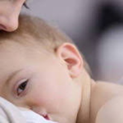 Covid. Quasi l’80% dei neonati da mamme positive sono stati allattati con latte materno 