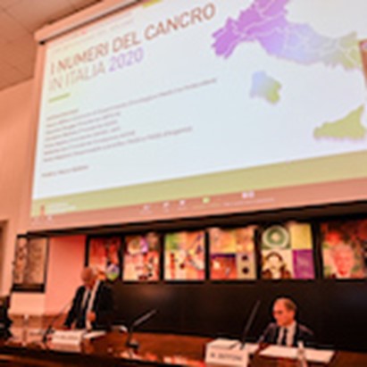 I numeri del cancro in Italia. Nel 2020 stimate 377mila nuove diagnosi. Per le donne 6.000 in più, per gli uomini mille in meno