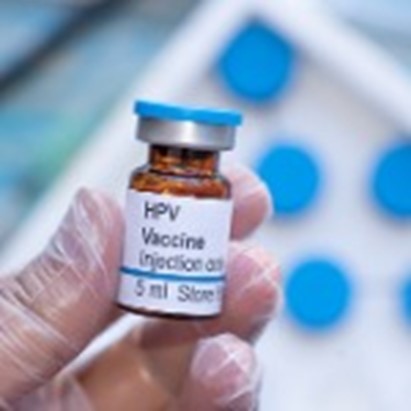Cancro collo utero. Oms: “Vaccino HPV funziona. In Inghilterra, tra i primi paesi a introdurlo, tumori quasi eliminati tra le donne vaccinate”. Ma in Italia le vaccinazioni sono in calo
