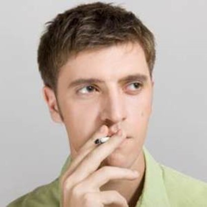 Se il partner maschile fuma e vuole un figlio, meglio che smetta tre mesi prima di provarci
