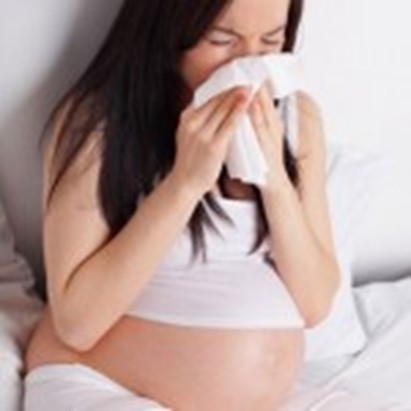 Forme gravi di influenza in gravidanza possono aumentare rischio nascite premature e sottopeso