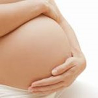 Inquinanti ambientali aumentano rischio di infezioni da virus respiratori nelle donne in gravidanza