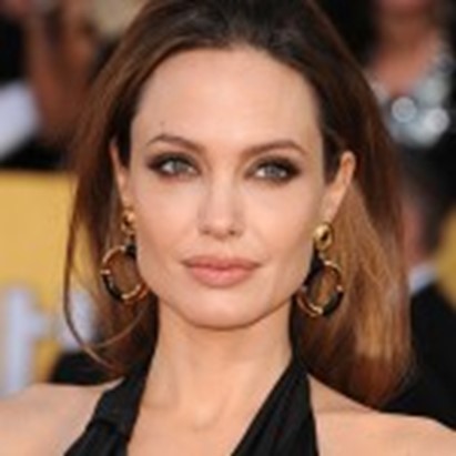 Mastectomia e ovariectomia preventiva. Le donne italiane come Angelina Jolie, e  il 90% non se ne pente. L’indagine