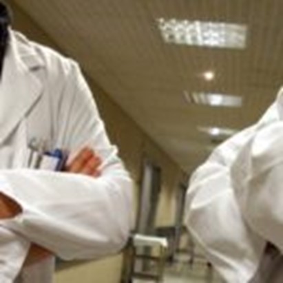 Con la pandemia crescono di oltre 50 mila unità i dipendenti della sanità italiana. Ma solo uno su 3  assunto a tempo indeterminato