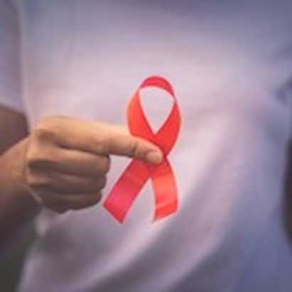 Hiv/Aids. Nel 2020 dimezzate nuove diagnosi Hiv e segnalazioni casi Aids. Ma sul dato pesa l’impatto della pandemia. Ecco i nuovi dati dell’Iss