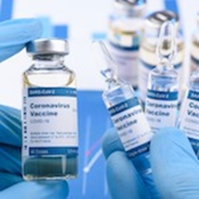 Covid. Aifa autorizza il vaccino bivalente di Pfizer adattato alle varianti Omicron Ba.4 e Ba.5