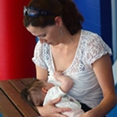 Crisi Ucraina. Allattare durante le emergenze. Documento Unicef/Iss: “Meglio allattamento al seno che latte artificiale”