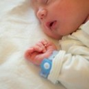 Covid. CDC Usa: “Con Omicron tasso ricovero neonati sotto i 6 mesi simile a quello fascia 65-74 anni. Unica difesa è il vaccino in gravidanza”