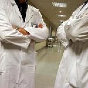 medici-braccia-incrociate-6